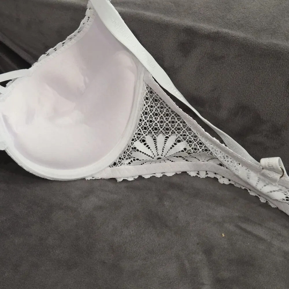 Juicy Couture Intimates White Lace Underwire Push Up Bra 34C Style 5250-70 Sexy